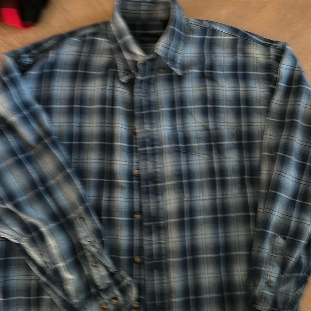 VanHuesen men's blue/white/blk flannel size Medium